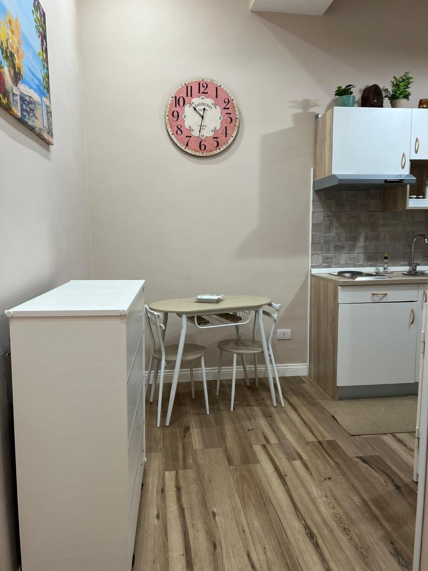 La Petite Maison Napels Buitenkant foto